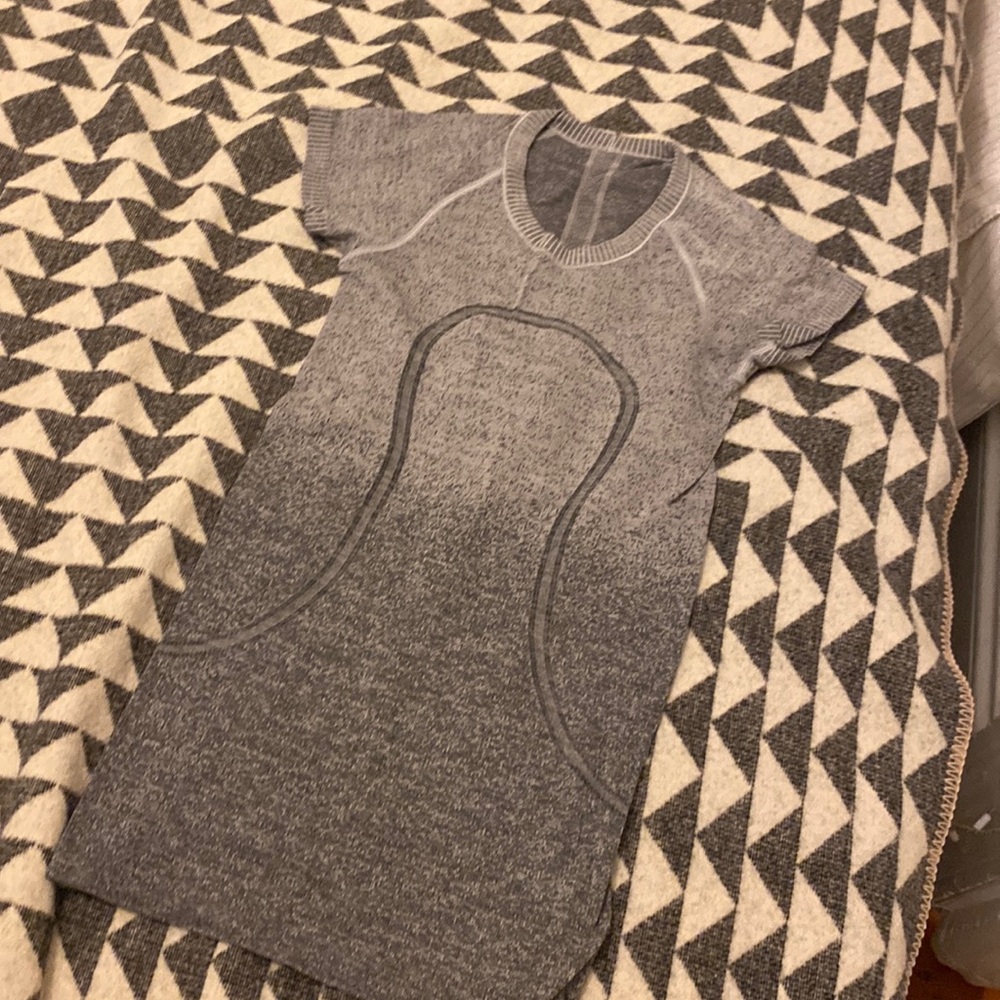 Lululemon Swiftly Running Top Size 2 - image 1